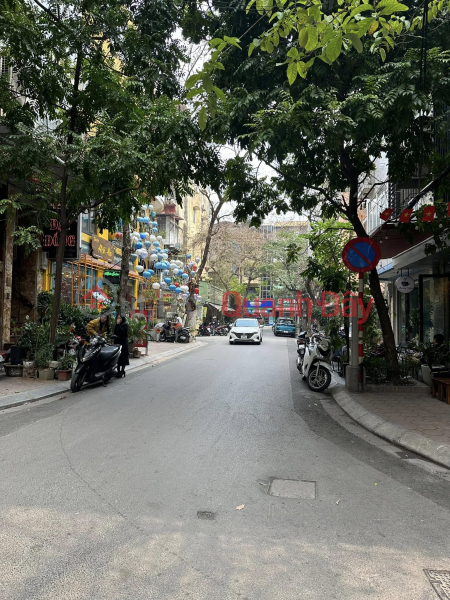 Property Search Vietnam | OneDay | Residential | Sales Listings | EXTREMELY RARE - Car-avoided lot, sidewalk, top business - Nguyen Hong 55m2\\/ 4 floors\\/ 4.3m frontage 32 billion