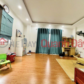 House for sale 79m2 Nghi Tam street, Tay Ho Car park at gate 6 bedrooms Car avoid 10m 9.7 Billion _0