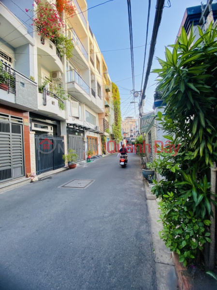 Property Search Vietnam | OneDay | Residential, Sales Listings Facade !! 2 Floors 70 M2 - Truck Road - Parked Cars In Phu Nhuan House Price 9 Billion 5