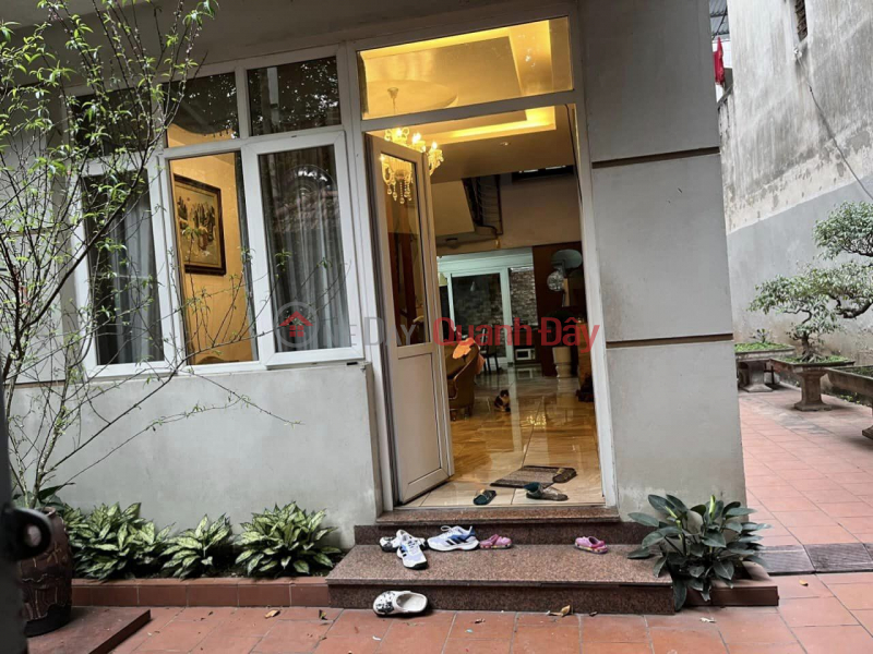 HOUSE FOR RENT IN NGUYEN CHINH LANE, 4 FLOORS, 150M2, 3 BEDROOM, PRICE 15 MILLION\\/MONTH. Rental Listings
