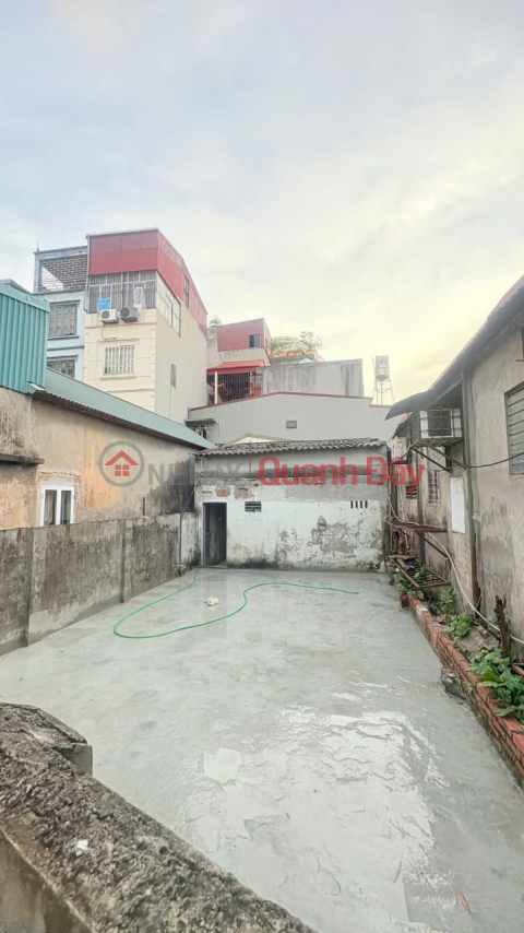 Owner urgently sells golden land in lane 210 Hoang Quoc Viet, price is only equal to a small apartment, benefits are multiplied _0