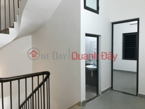 Whole house for rent in Ngoc Thuy, Long Bien 100m2 * 3 floors * car parking _0