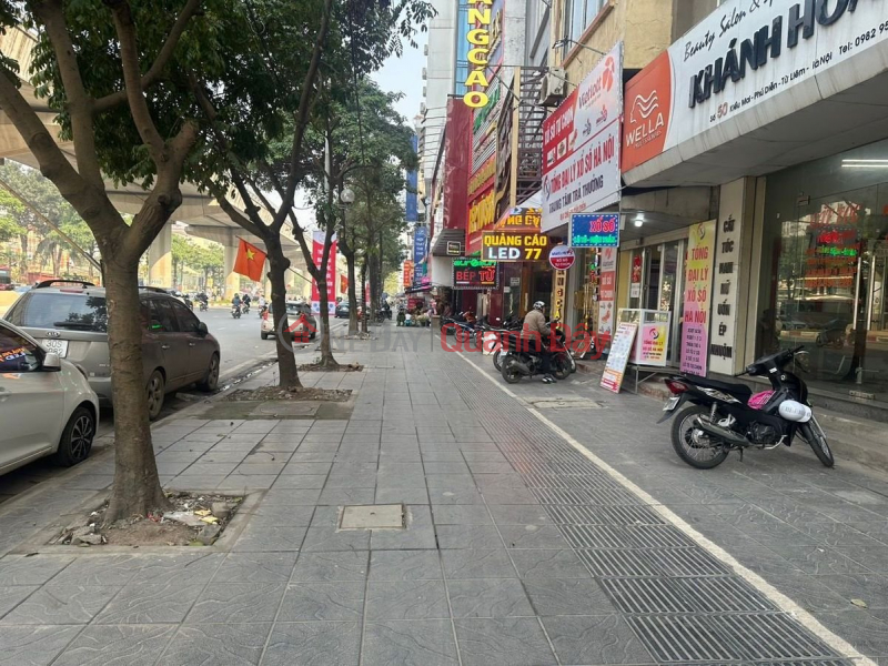 GOLDEN BUSINESS LOCATION ON CAU DIEN SIDEWALK, PHU DIEN WARD, NORTH TU LIEM, HANOI. Sales Listings