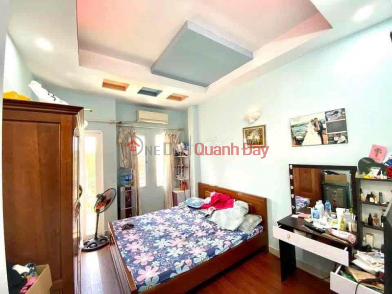 | Please Select | Residential Sales Listings | đ 9.8 Billion