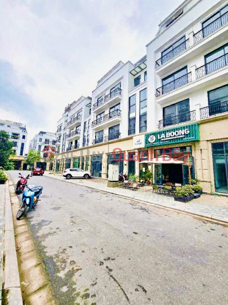 Adjacent to Diamond Long Bien, 105m² x 7 floors, 6.5m frontage, prime location, suitable for both living and business., Vietnam Sales | đ 40 Billion