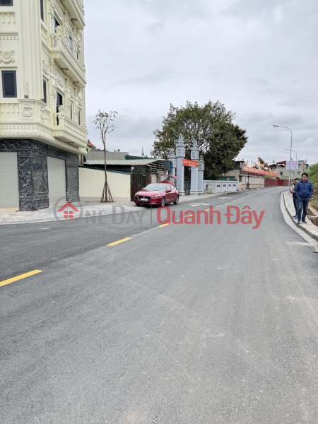 ONLY 1 LOT! 56m welfare dike front, selling land, giving away house C4, wide sidewalk, only 5.6 billion, still negotiable. Contact 0936123469 Vietnam | Sales, đ 5.6 Billion