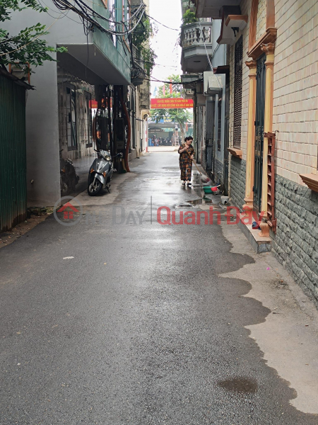 Ngoc Thuy house for sale, 50m2, built by people, open car lane, 50m car bypass, next to Khai Son Hill, 5 billion Sales Listings