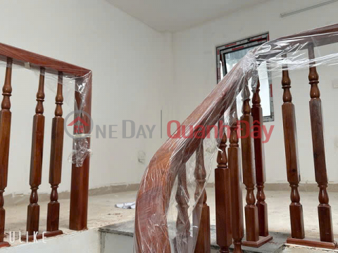 BÁN NHÀ PHỐ NGỌC THỤY,30M2 5 TẦNG, MẶT TIỀN 4M,5.7 TỶ.LONG BIÊN. _0