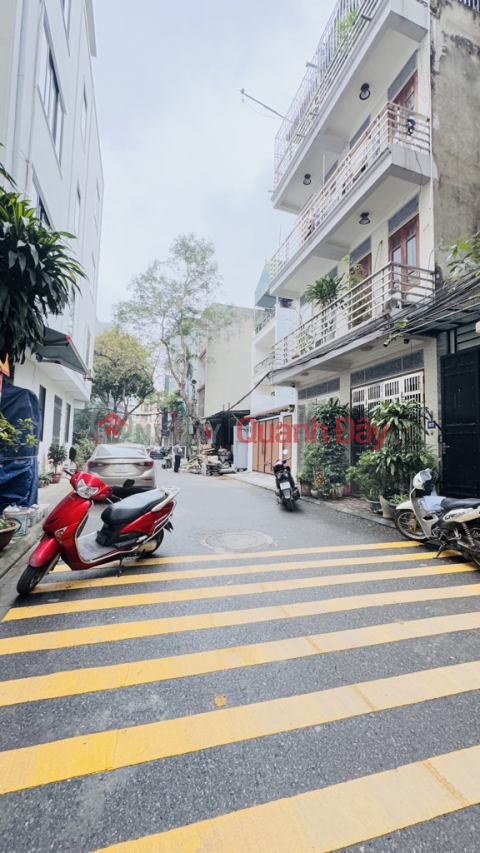 Land for sale in Ly Son, 56m x 5m6 square, beautiful, car-friendly alley, price over 9 billion, negotiable. Contact 0936123469 _0