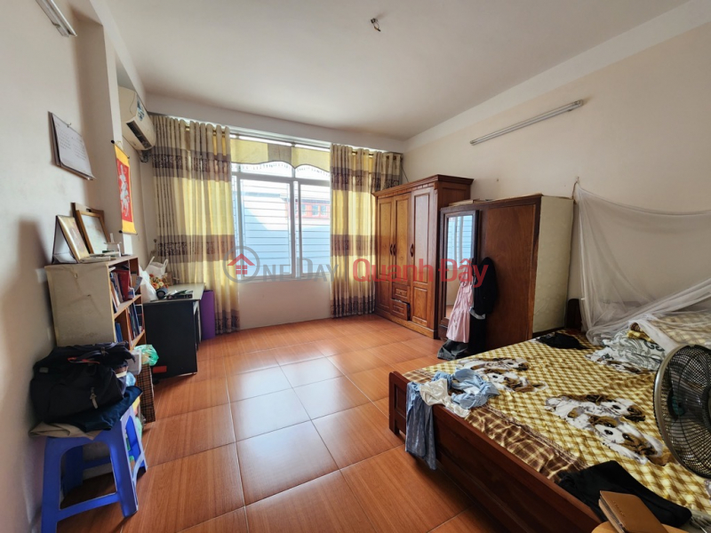 FOR SALE NGUYEN LUONG BANG TOWNHOUSE, THREE STEPS TO THE STREET TO AVOID CARS, NEED TO SELL URGENTLY Sales Listings