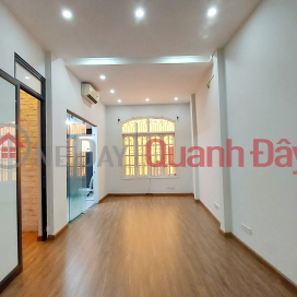 Selling a private house on Xa Dan Dong Da street 48m 3 floors right near the red book car of the owner, contact 0817606560 _0