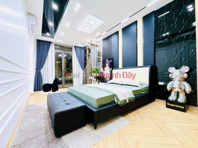 TRẦN DUY HƯNG! Hot - Nhà mới 6 tầng Thang máy - Vị trí vàng phố VIP - Cách mặt phố 20m Việt Nam, Bán đ 17,8 tỷ