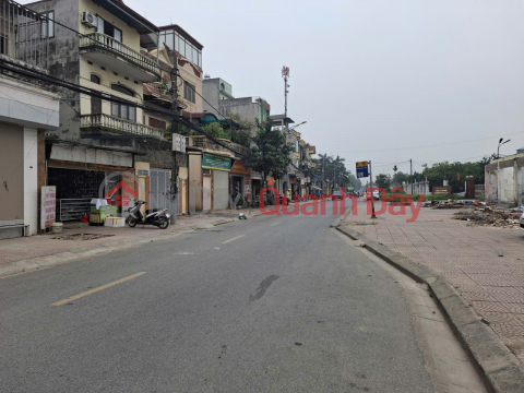 HÀNG HIẾM TRUNG TÂM THẠCH BÀN – Ô TÔ VÀO ĐẤT _0