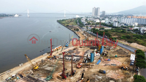 3-storey street house with view towards the sea and Han River _0