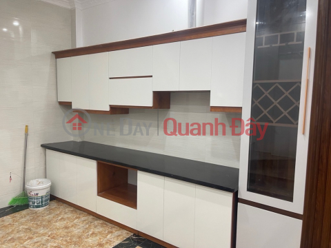 Only 1 house !!! just over 4 billion, house 30m x 6T, Thach Ban, 1 house away from car, nice title, hurry up, contact 0936123469 _0