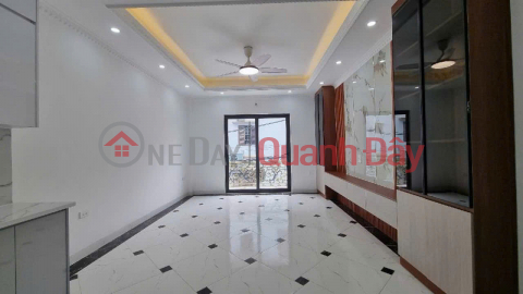 SUPERB PROPERTY ON A CAR-ACCESSIBLE ALLEYWAY – TU DINH AREA <br \/> 46m² x 6 floors, garage, elevator, fully furnished _0