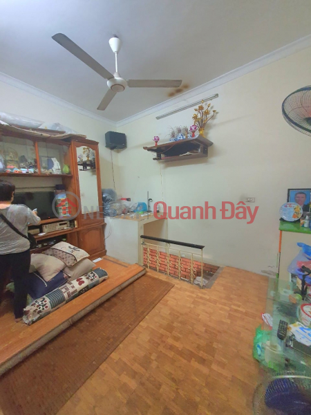 Property Search Vietnam | OneDay | Nhà ở, Niêm yết bán | GIA ĐÌNH CẦN BÁN NHÀ 3 TẦNG CŨ GIÁ 1.99 TỶ DT:23M2 SỔ ĐỎ GẦN HỒ LINH QUANG TRUNG TÂM QUẬN ĐỐNG ĐA HÀ NỘI.