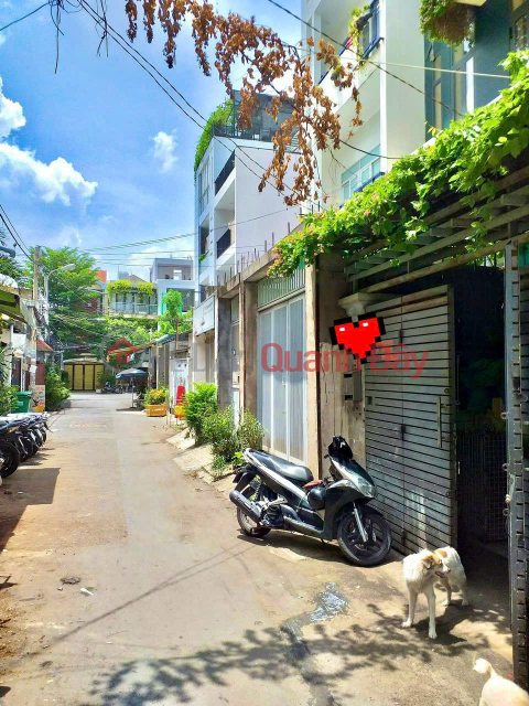 The Owner Needs to Sell Urgently a 4-storey house with Central Street Front _0