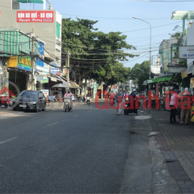 Space for rent at the corner of Le Lai intersection, crowded trading city _0