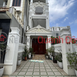 Selling a 4-storey house, area 90 m2, line 2 Van Cao, price 6.4 billion _0