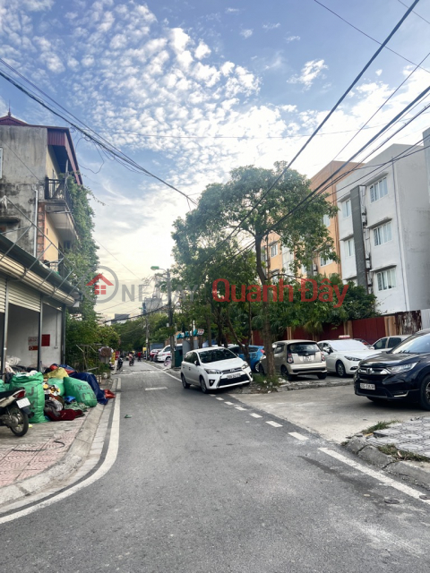 House for sale C4 Gia Quat, cars avoid sidewalk for business, 66m x 5m, Corner lot, price over 11 billion, negotiable. Contact 0936123469 _0