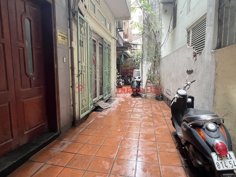 House for sale C4 Ngoc Lam 41m2, only 1 house on the street, over 5 billion, negotiable. Sales Listings