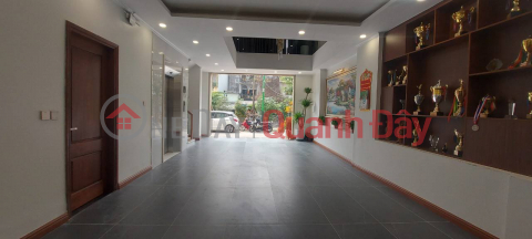 Bán nhà phân lô Phú Diễn, 79m2, 7 tầng, gần đại học Tài Nguyên Môi Trường, nhà đẹp, ở ngay _0