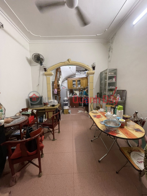 House for sale on Nguyen Dinh Chieu street, 30m2, 4 floors, 4.2m frontage, 10.4 billion VND, wide alley allowing motorbikes to turn around. _0