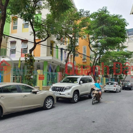 Lac Long Townhouse for Sale in Tay Ho District. 82m, 5-storey building, 6m frontage, slightly 11 billion. Commitment to Real Photos Main Description _0