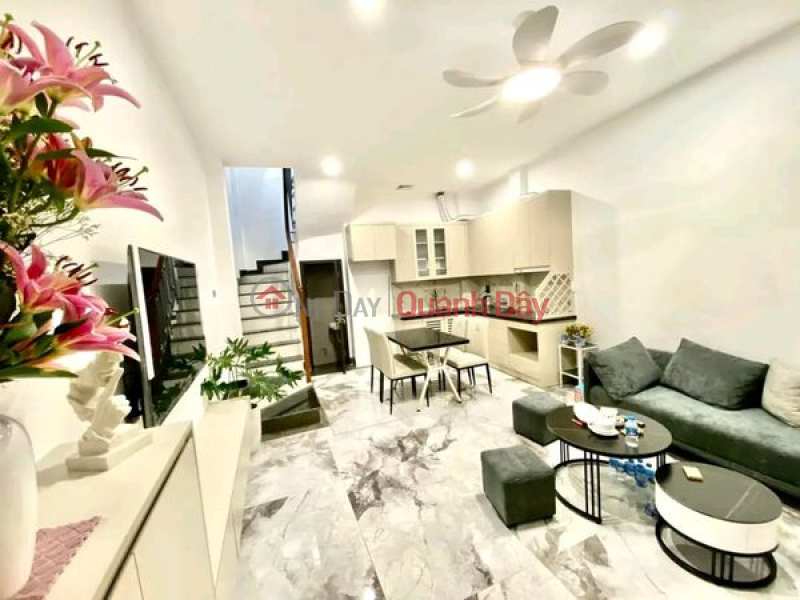 đ 4.95 Billion | CENTER OF DONG DA DISTRICT, HO DAC DI STREET BEAUTIFUL NEW 5-FLOOR HOUSE WITH FUN INTERIORS Area: 35M2 3 BEDROOM MT: 4.2M PRICE: 4.95 BILLION ONLY