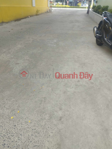 Property Search Vietnam | OneDay | Residential, Sales Listings Cars avoid each other, behind the front of Dien Bien Phu 1 unit, cars are parked 24\\/24