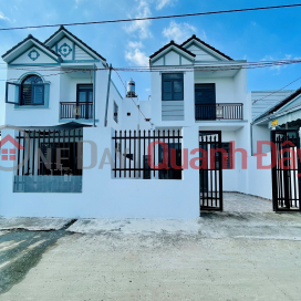 Private book, 1 ground floor, 1 upper floor, house as pictured, residential land, urgent sale to pay debt _0