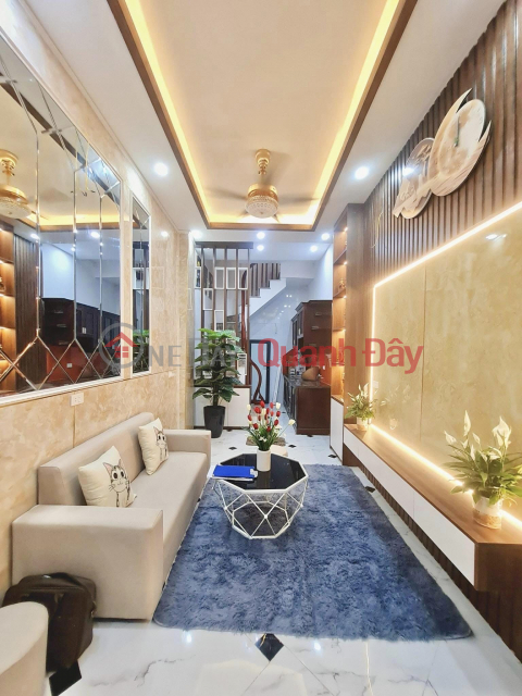 PRICE OVER 3 BILLION HOUSE IN DONG DA DISTRICT 4 FLOORS FULLY FUN INTERIOR 3 BEDROOM GUESTS WILL STAY IN _0