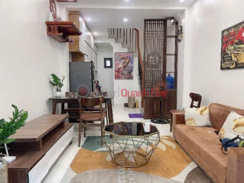Selling 3-storey townhouse built by private people in Ke Tanh - Giang Bien, 30m² price just over 5 billion Sales Listings