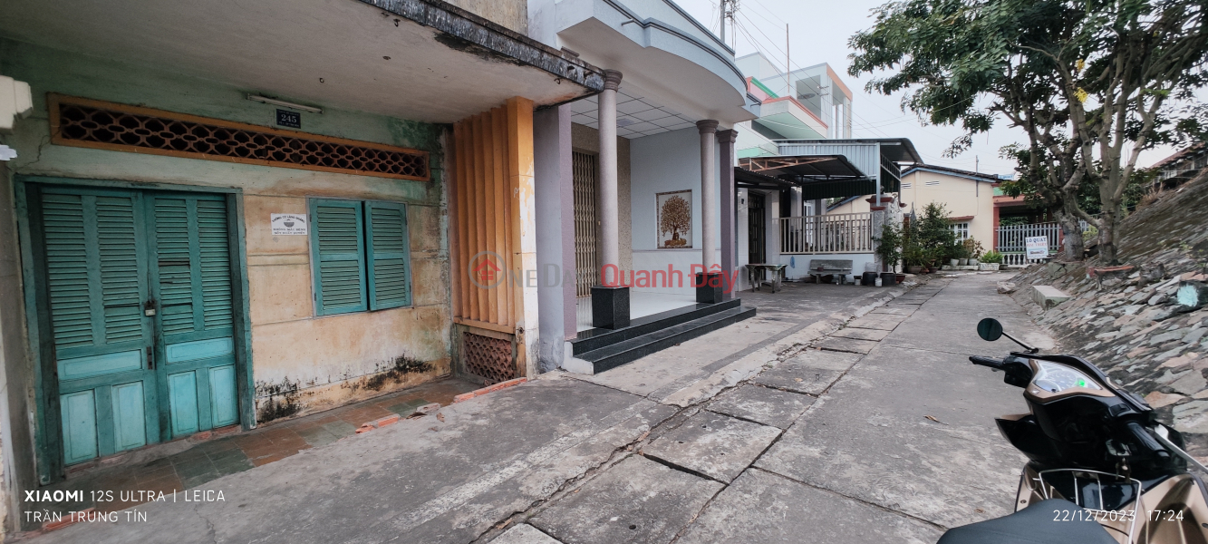 Urgent sale of house right at Tan Tru Market Bridge, cheap price 750 million | Vietnam Sales ₫ 750 Million