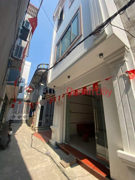 House for sale in Khuc Thua Du, 36m2, 3 floors, independent, like new, PRICE 2.38 billion, fully furnished Sales Listings