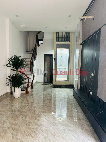 Private house for sale in Thuy Khue, Tay Ho, 30m, 6 floors, elevator, beautiful house near the street, right away, price 6 billion, contact 0817606560 Sales Listings