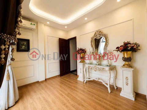 NHÀ ĐẸP ĐÀM QUANG TRUNG – NGÕ THÔNG – CHỈ 30M RA MẶT PHỐ 40M² x 5 TẦNG FULL NỘI THẤT GIÁ 8,X TỶ _0