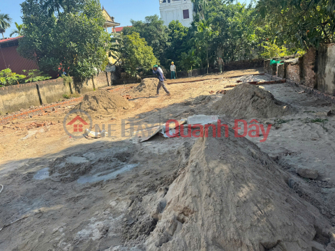 Owner needs to sell 55.2 m2 Tan Quang - Van Lam, investment price only 2.76 billion. Contact 0985865658 _0