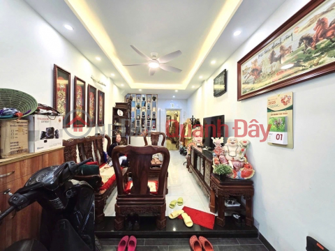 DOI CAN 35M - 10.6 BILLION - BEAUTIFUL HOUSE, ELEVATOR, CLEAR ALLEY, LIGHT, RACING TRICYCLE, NEAR CARS _0