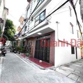 House for sale in Duc Giang, 40m x 4 floors, corner lot, car parking at door. Contact 0936123469 _0