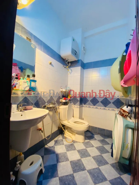 BÁN NHÀ: Đông Quan 
Diện tích: 45m2 / 5 tầng / GIÁ 12 tỷ, Việt Nam Bán đ 12 tỷ