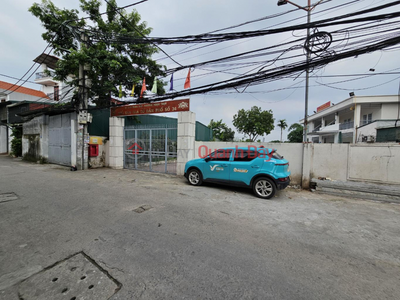 Bán nhà C4 Ngọc Thuỵ 35m lô góc oto qua nhà chỉ 4 tỷ hơn xíu. LH 0936123469 Niêm yết bán