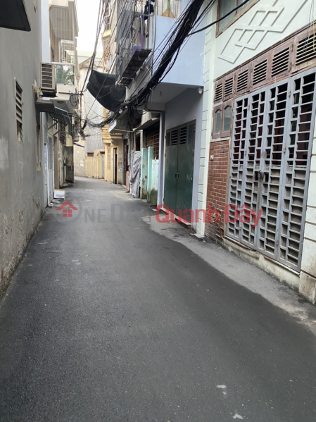 Offered 300 million, the price is only 5.3 billion. House for sale on Phan Dinh Giot Street, La Khe, Ha Dong, Cars parked at the door | Vietnam Sales, đ 5.3 Billion