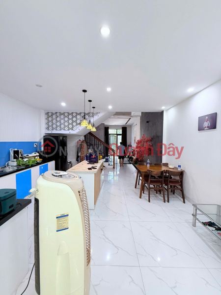 , Please Select, Residential, Sales Listings đ 7.95 Billion