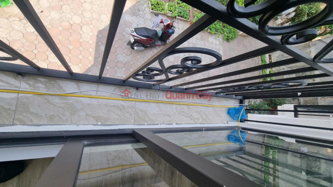 đ 6.1 Billion | New house for sale on Truong Dinh Song Set street, 5 floors, 4m frontage - Lake view, tree yard - Price 6.1 billion