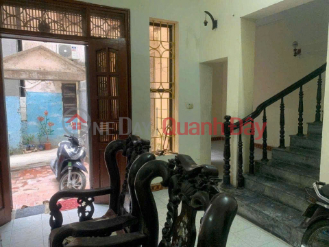 Cho thuê nhà nguyên căn ngõ 299 Hoàng Mai, 100m², sân 40m², xây 60m² x 2,5 tầng 13 triệu _0