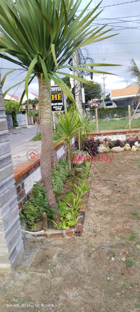 OWNER IS STICK AT THE BANK AND NEEDS TO URGENTLY SELL A LOT OF LAND WITH 2 FRONTAGES ON HA HUY TAP STREET FOR 6.7 BILLION VND _0