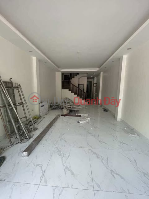 New house is beautiful and sparkling, Cars avoid the sidewalk for business, _0