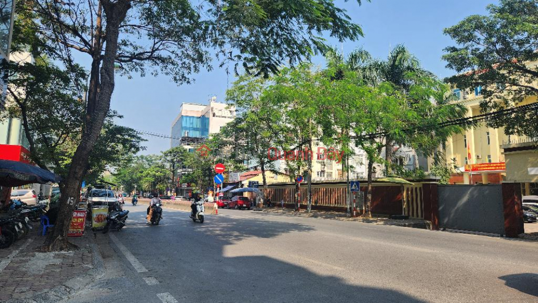 đ 9.5 Billion, SUPER PRODUCT NEAR CARS - WINDY WEST LAKE - BREEZE IN FRONT AND BACK, ENDLESS AMENITIES - 50M TO LAC LONG STREET